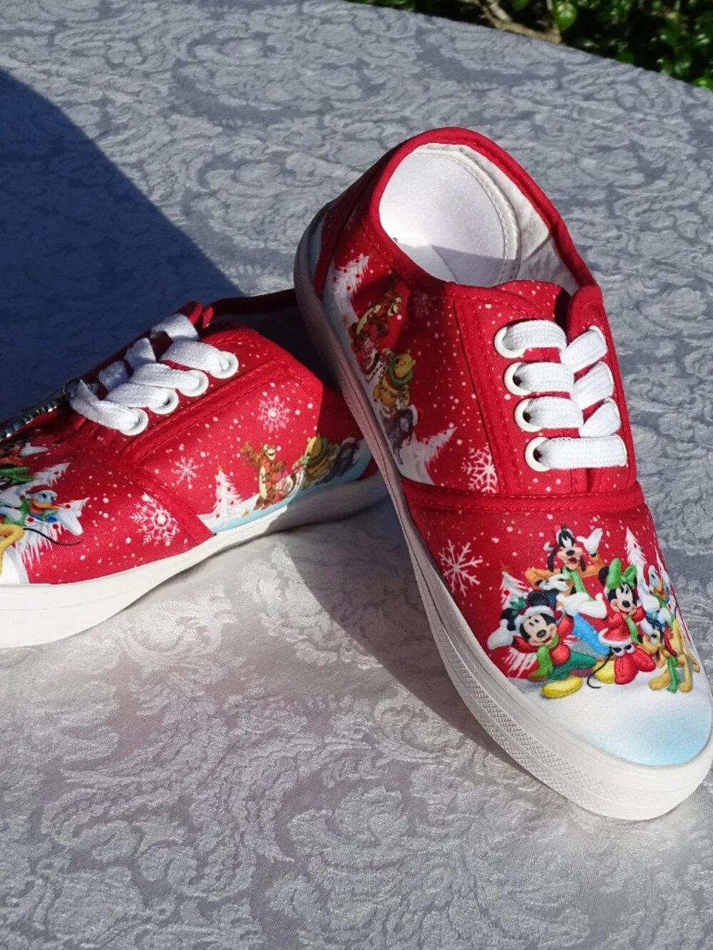 Bradford Exchange Disney Gang Tennis Shoes Size 5
